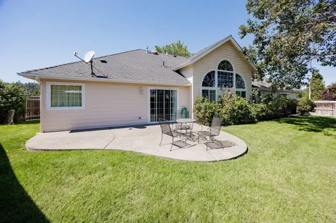 927 SW Princess Circle Grants Pass OR 97527