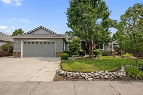698 Mountain Avenue Central Point OR 97502