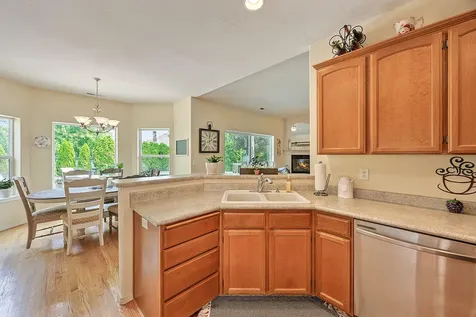 698 Mountain Avenue Central Point OR 97502