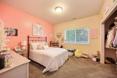 698 Mountain Avenue Central Point OR 97502