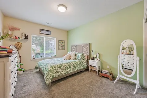 698 Mountain Avenue Central Point OR 97502