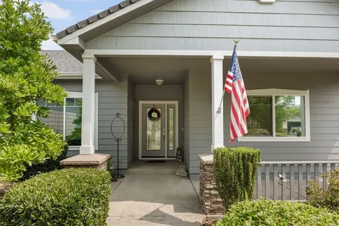 698 Mountain Avenue Central Point OR 97502