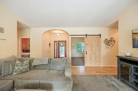 698 Mountain Avenue Central Point OR 97502