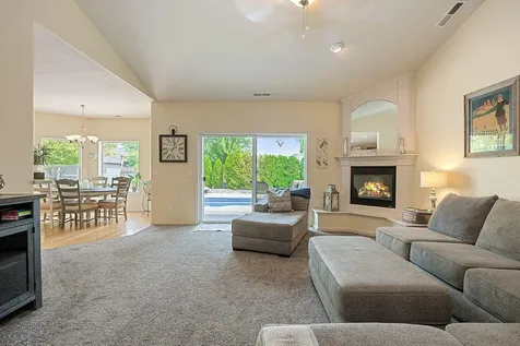 698 Mountain Avenue Central Point OR 97502