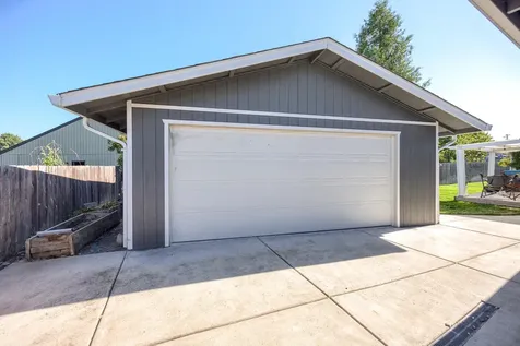 210 Arnwood Street Medford OR 97501