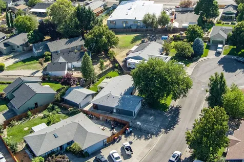 210 Arnwood Street Medford OR 97501
