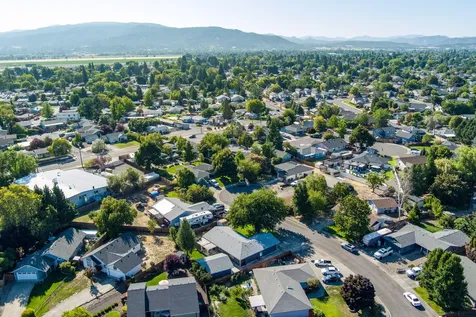 210 Arnwood Street Medford OR 97501