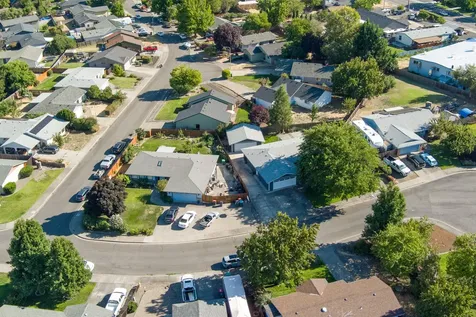 210 Arnwood Street Medford OR 97501