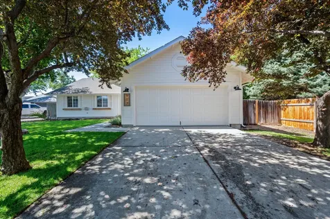 917 NW 21st Street Redmond OR 97756