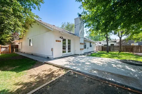 917 NW 21st Street Redmond OR 97756