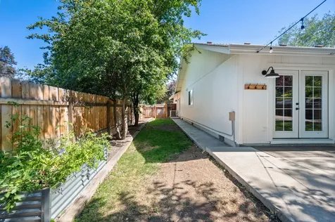 917 NW 21st Street Redmond OR 97756