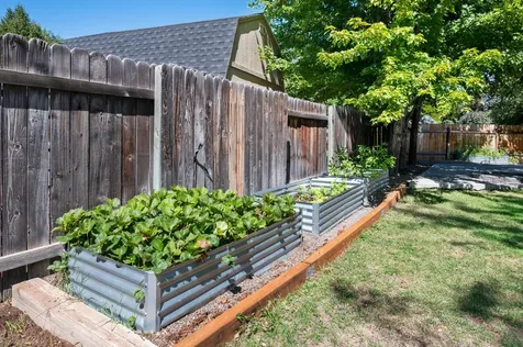 917 NW 21st Street Redmond OR 97756