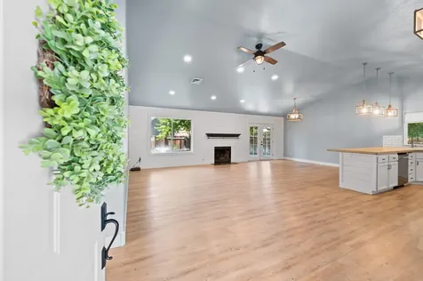 917 NW 21st Street Redmond OR 97756