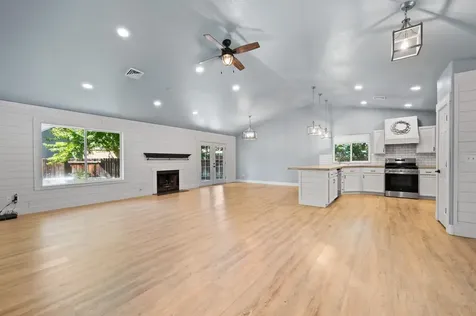 917 NW 21st Street Redmond OR 97756