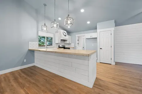 917 NW 21st Street Redmond OR 97756