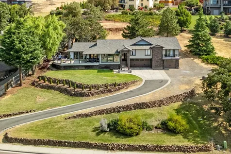 5630 Fallbrook Lane Medford OR 97504