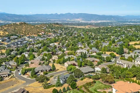 5630 Fallbrook Lane Medford OR 97504
