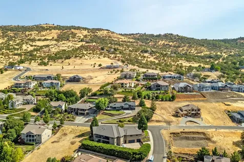 5630 Fallbrook Lane Medford OR 97504