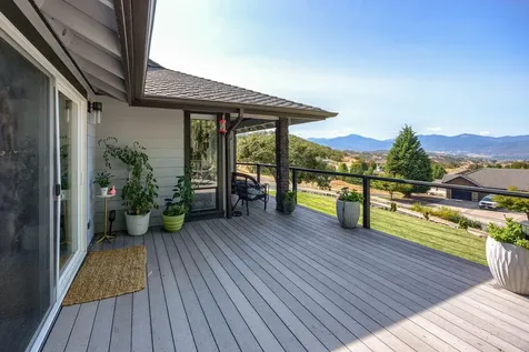 5630 Fallbrook Lane Medford OR 97504