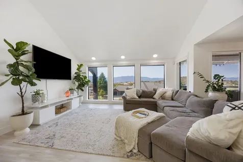 5630 Fallbrook Lane Medford OR 97504