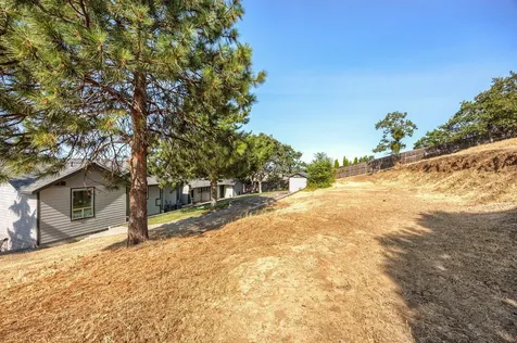 5630 Fallbrook Lane Medford OR 97504