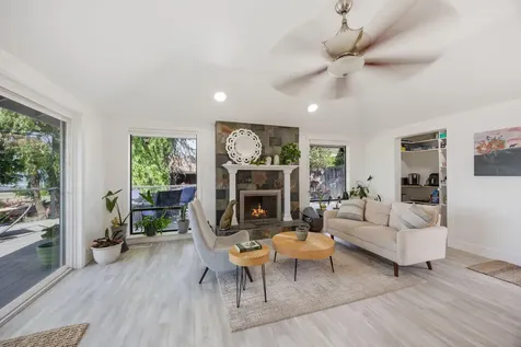 5630 Fallbrook Lane Medford OR 97504