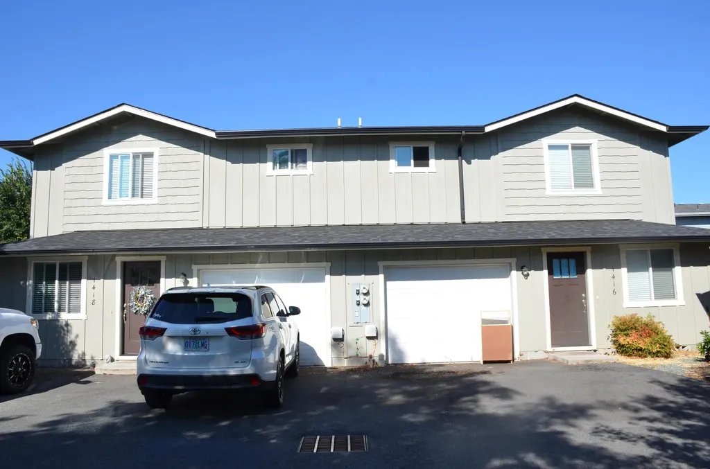1414-1418 Willow Lane Grants Pass OR 97527