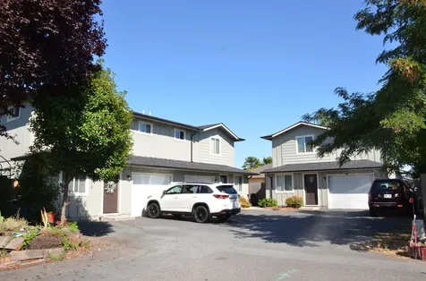 1414-1418 Willow Lane Grants Pass OR 97527