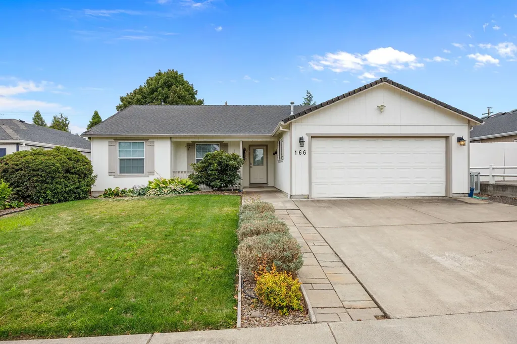 166 Woodridge Drive Central Point OR 97502