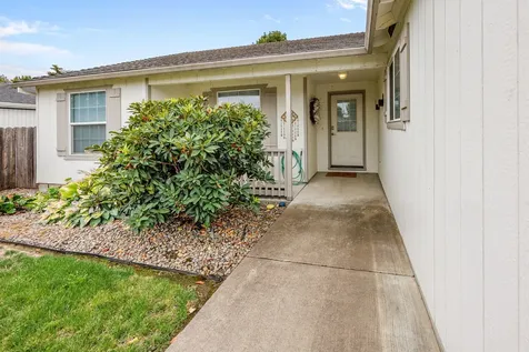 166 Woodridge Drive Central Point OR 97502