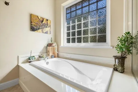 930 Bellview Avenue Ashland OR 97520
