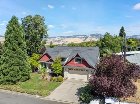 930 Bellview Avenue Ashland OR 97520