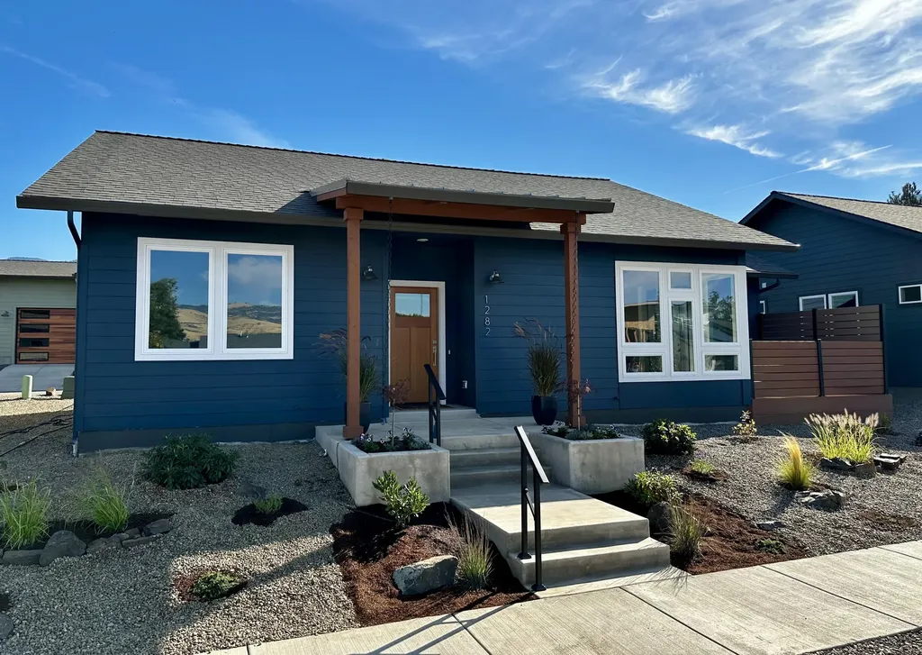1282 Hagen Way Ashland OR 97520