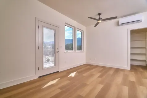 1282 Hagen Way Ashland OR 97520