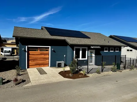 1282 Hagen Way Ashland OR 97520