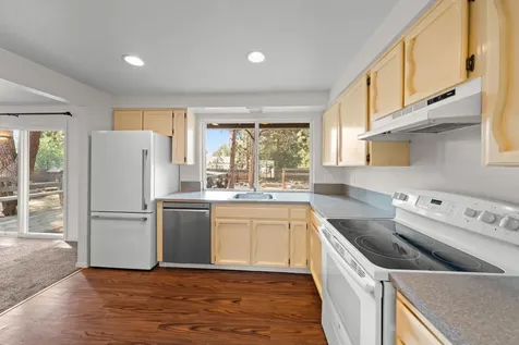 1721 NE Canyon Park Drive Bend OR 97701