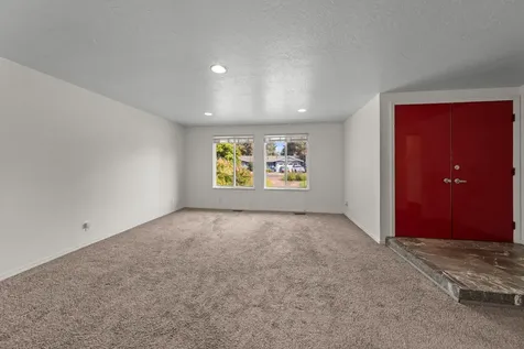 1721 NE Canyon Park Drive Bend OR 97701