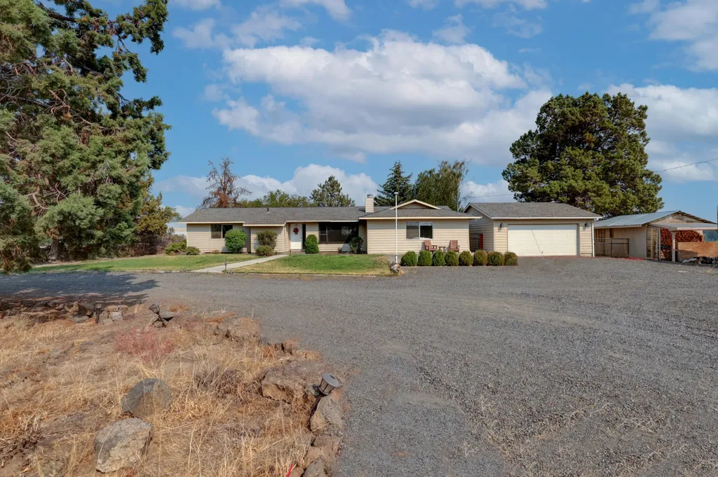6492 SW 51st Street Redmond OR 97756