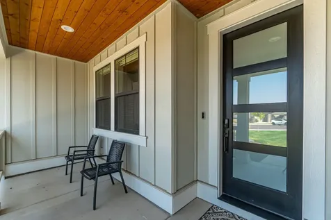 2016 NW Lobinie Court Bend OR 97703