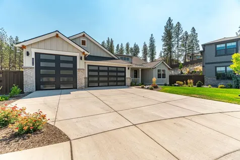 2016 NW Lobinie Court Bend OR 97703