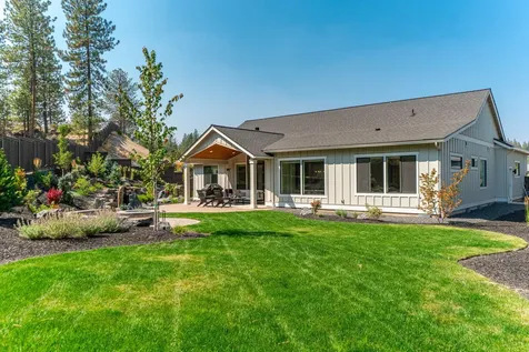 2016 NW Lobinie Court Bend OR 97703