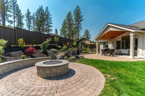 2016 NW Lobinie Court Bend OR 97703