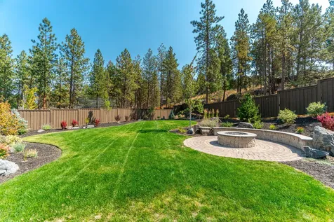 2016 NW Lobinie Court Bend OR 97703