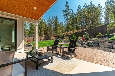 2016 NW Lobinie Court Bend OR 97703