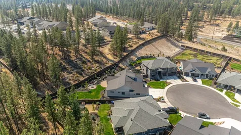2016 NW Lobinie Court Bend OR 97703