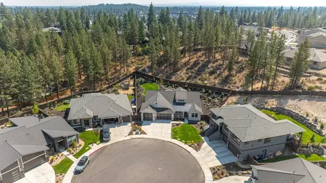 2016 NW Lobinie Court Bend OR 97703