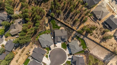 2016 NW Lobinie Court Bend OR 97703