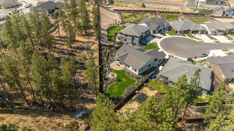 2016 NW Lobinie Court Bend OR 97703