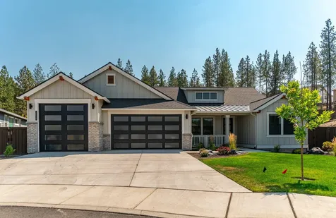 2016 NW Lobinie Court Bend OR 97703