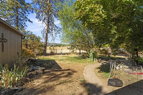 9204 Highway 234 Gold Hill OR 97525